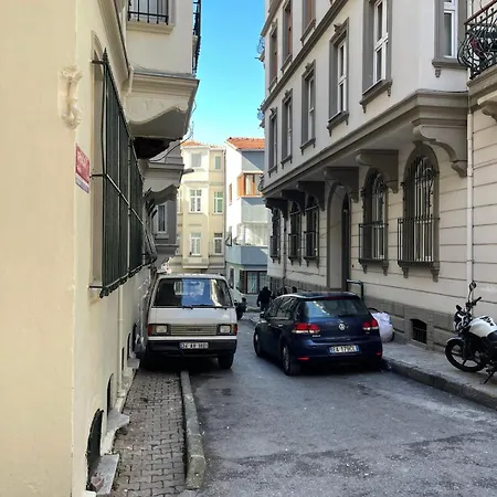 Ozcans Pera Flats 5 Apartment *